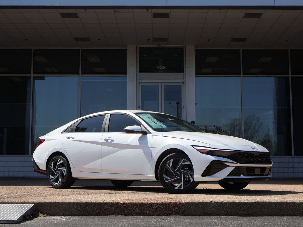 New 2026 Hyundai Elantra Limited image 2