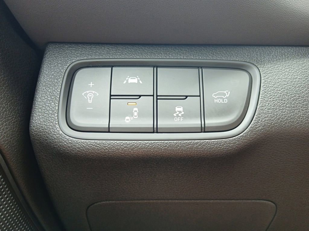 Used 2020 Hyundai Santa Fe Limited FWD image 22