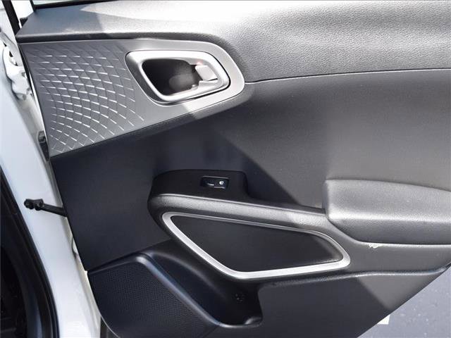Used 2023 Kia Soul LX w/ LX Technology Package image 36