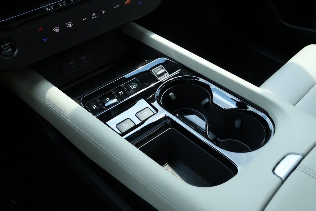 New 2025 Nissan Murano SL image 14