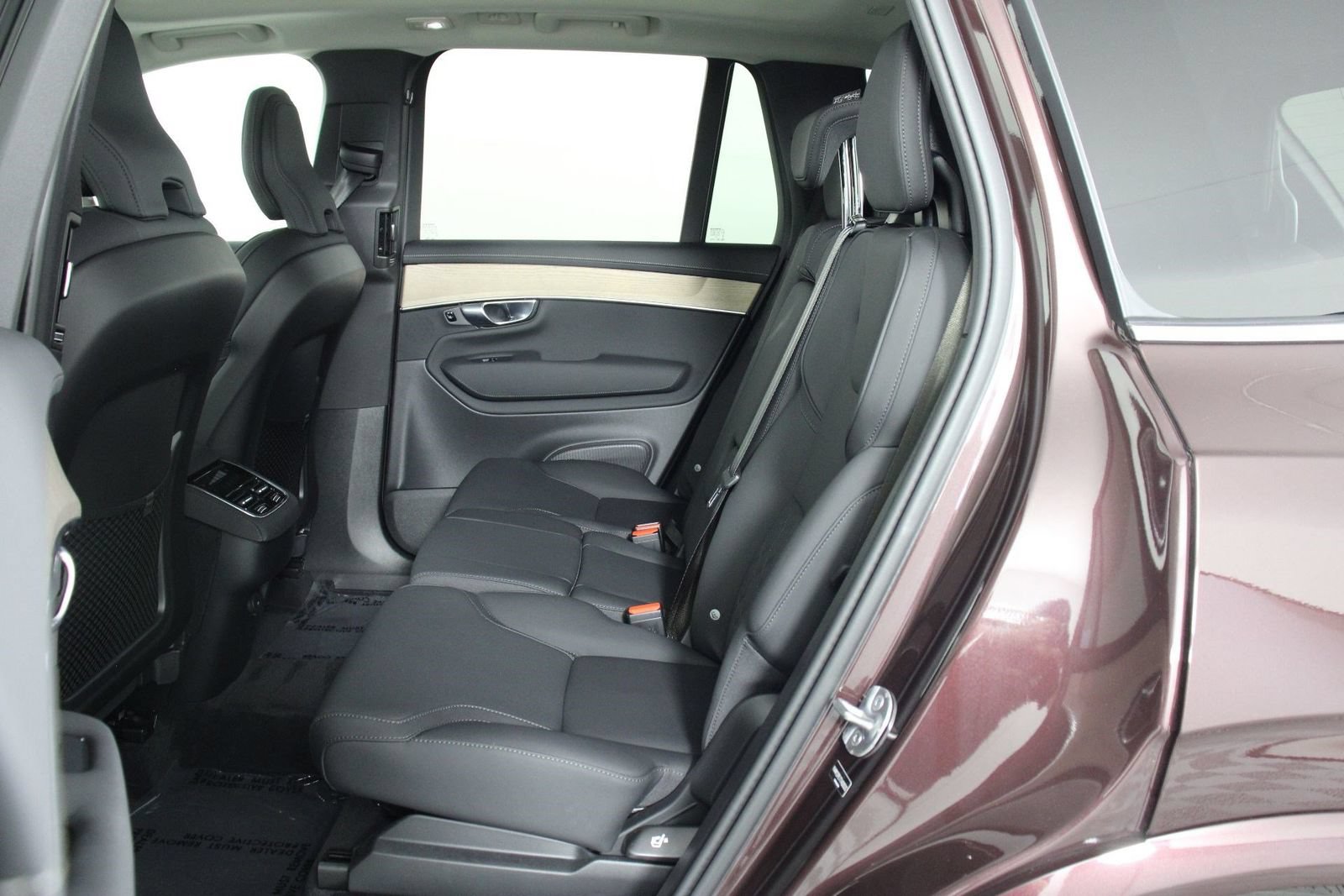 Certified 2026 Volvo XC90 B5 Plus w/ Protection Package AWD/4WD image 32