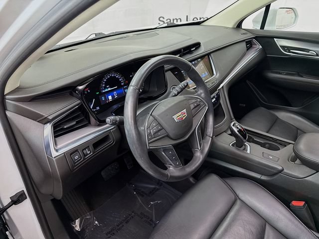 Used 2018 Cadillac XT5 Luxury w/ Driver Awareness Package FWD image 9
