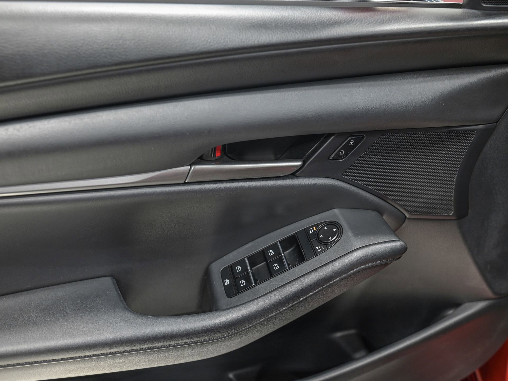 Used 2020 MAZDA MAZDA3 Hatchback image 15