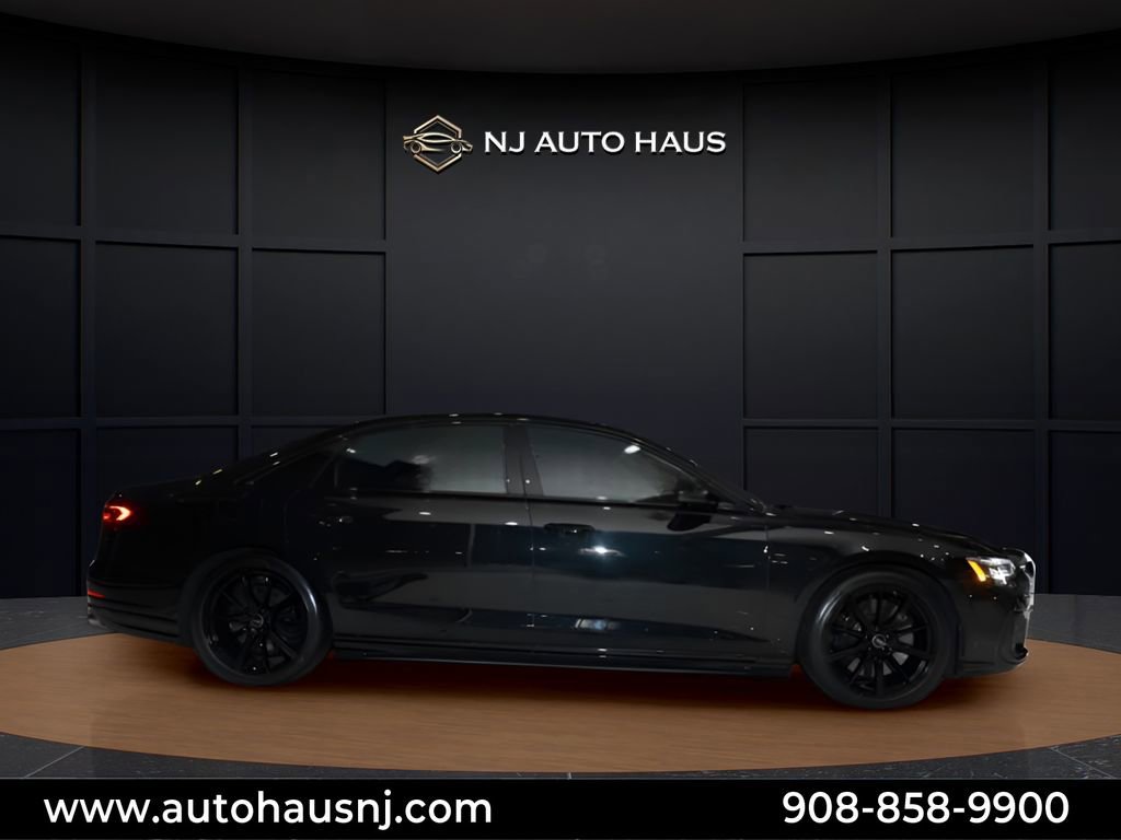 Used 2022 Audi S8 w/ S8 Executive Package image 8