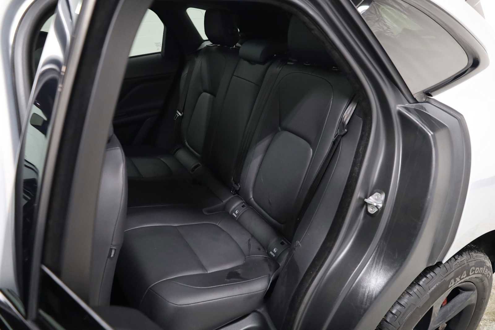 Used 2019 Jaguar F-PACE Premium image 34