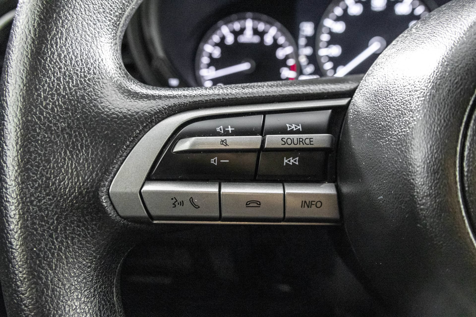 Used 2020 MAZDA CX-30 FWD image 23