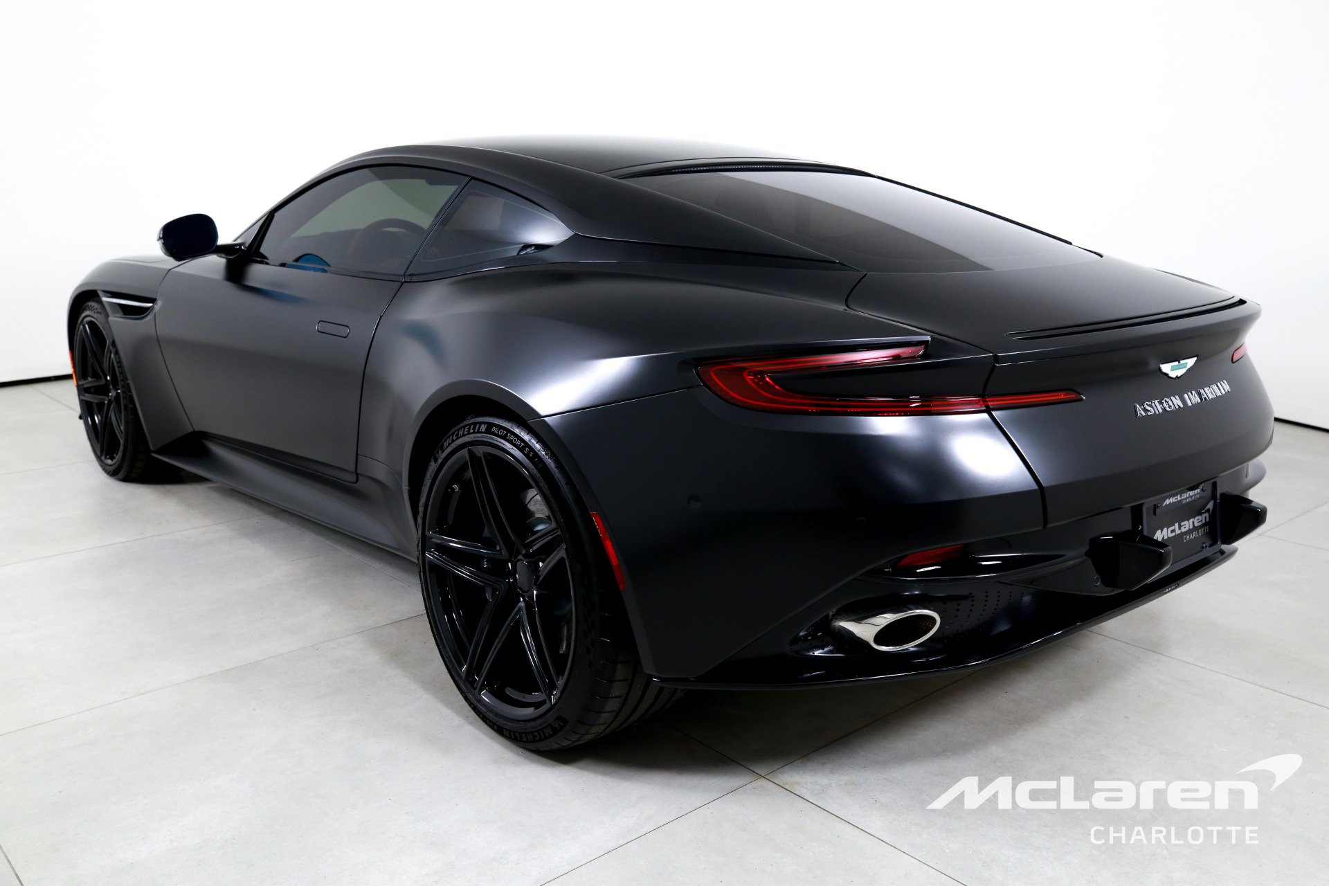 Used 2024 Aston Martin DB12 Coupe image 6