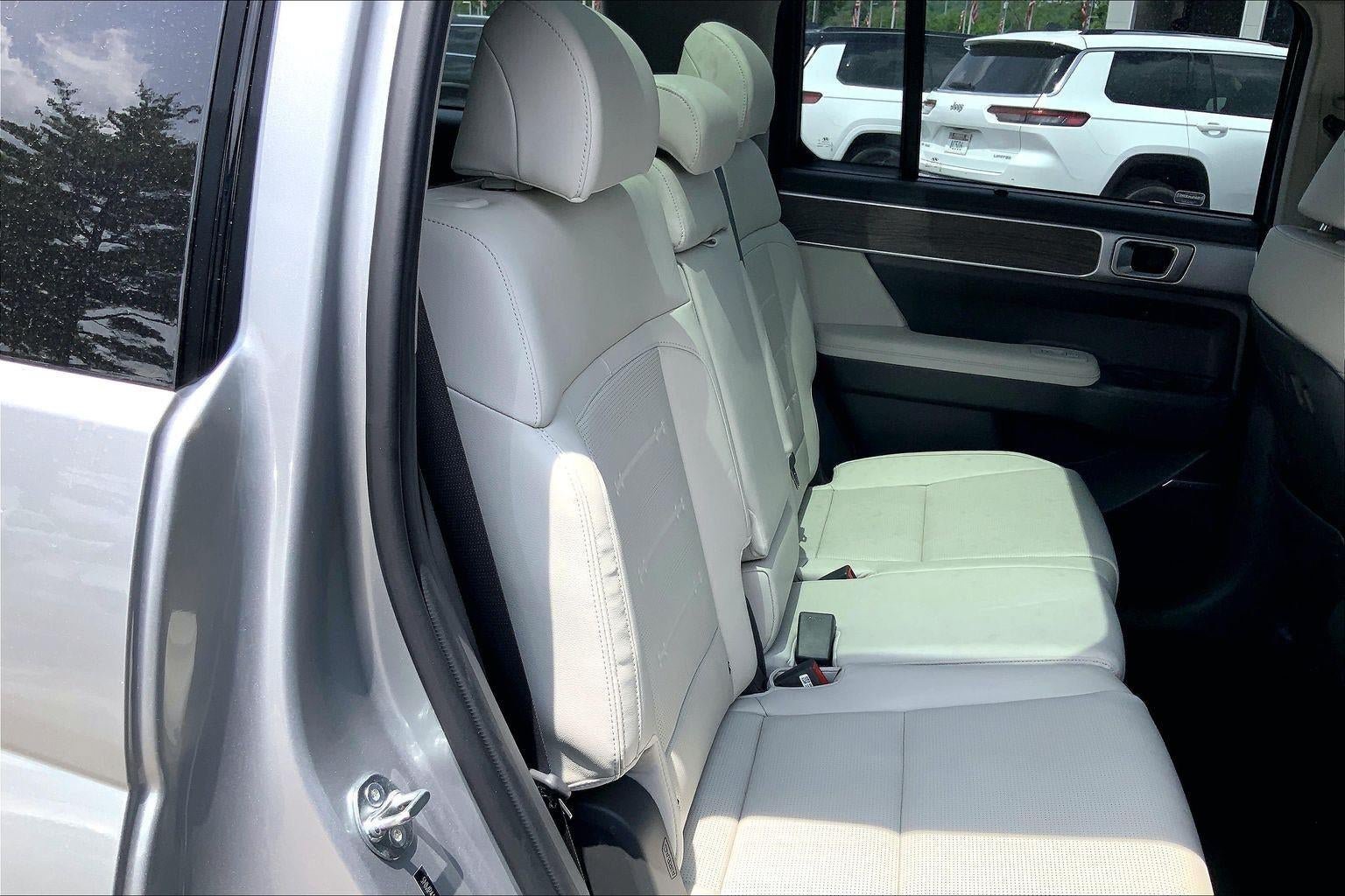 Used 2024 Hyundai Santa Fe Limited FWD image 20