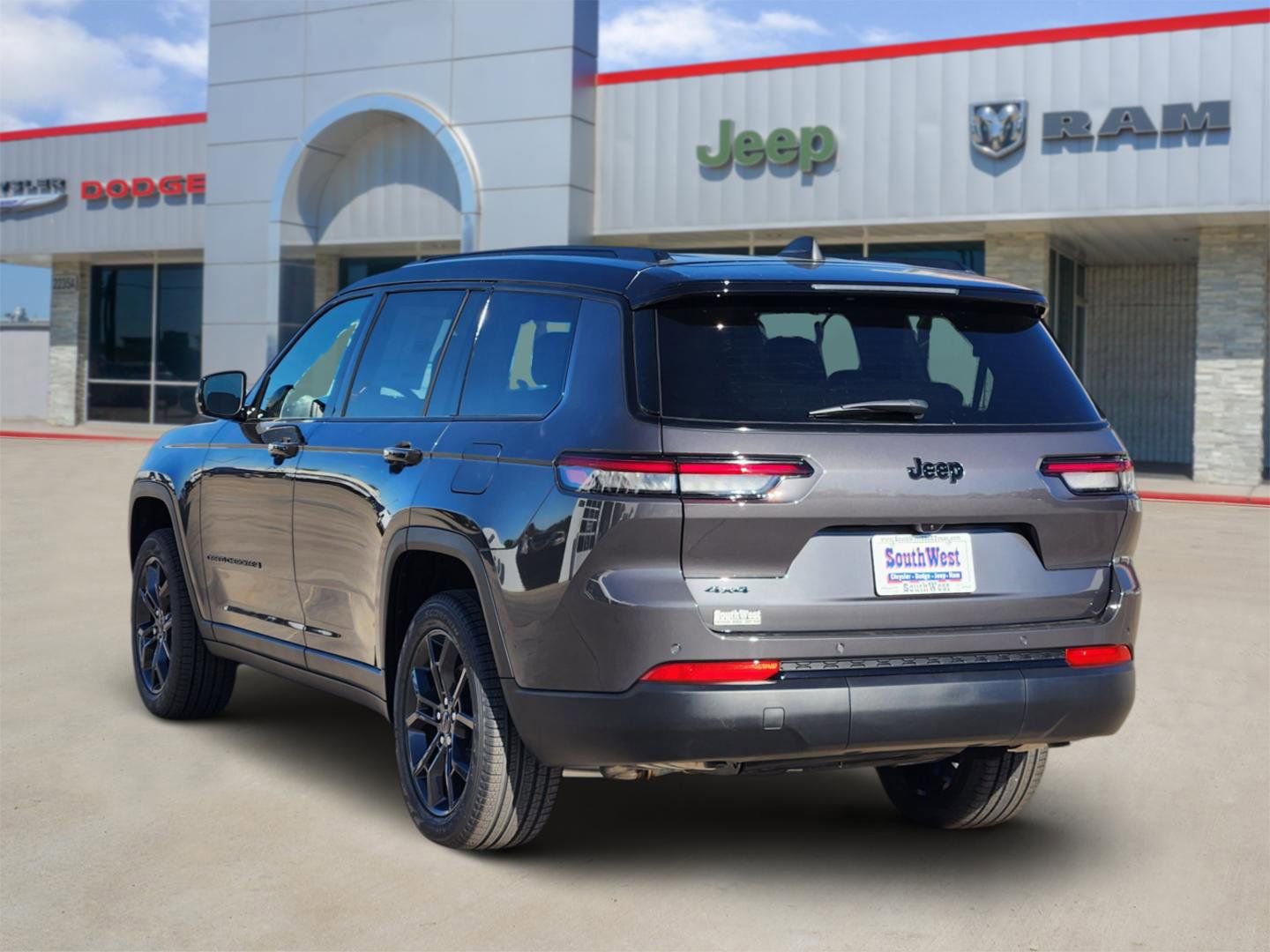 New 2025 Jeep Grand Cherokee L Limited w/ Trailer Tow Package image 4