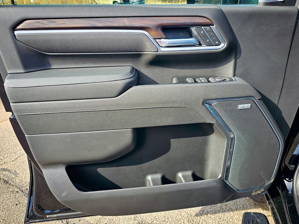 New 2026 GMC Sierra 2500 SLT w/ Max Trailering Package image 12