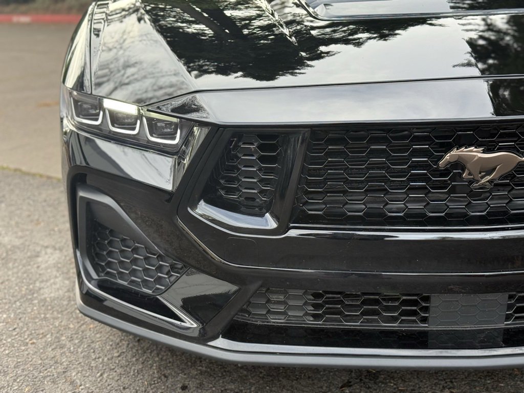 Used 2024 Ford Mustang GT Premium image 3