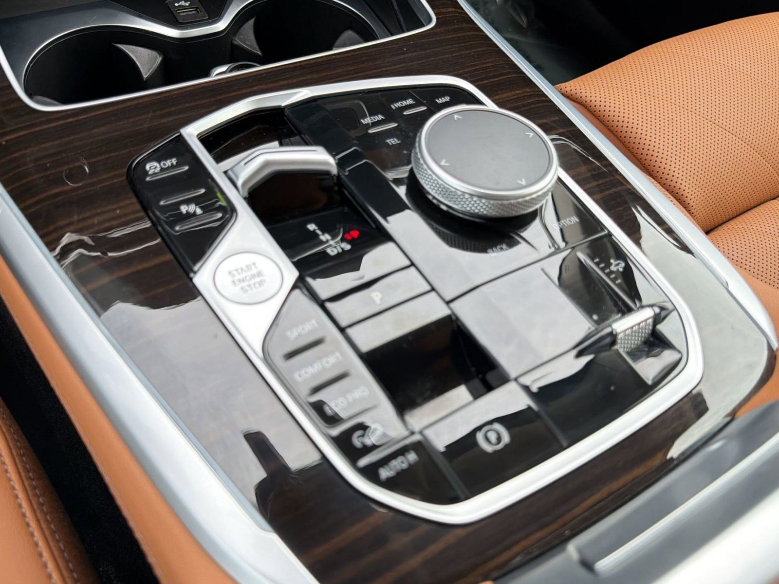 Certified 2024 BMW X7 xDrive40i AWD/4WD image 17
