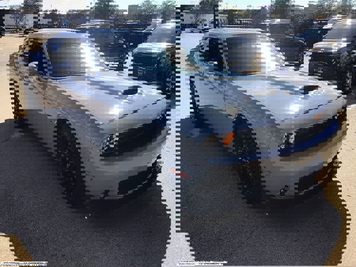 Used 2022 Dodge Challenger R/T w/ Plus Package image 4