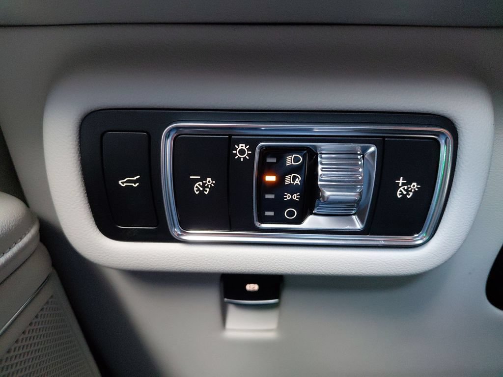 New 2026 Lincoln Nautilus Premier AWD/4WD image 36