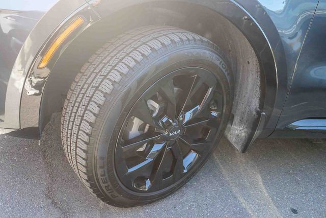 Certified 2023 Kia Sorento SX image 7