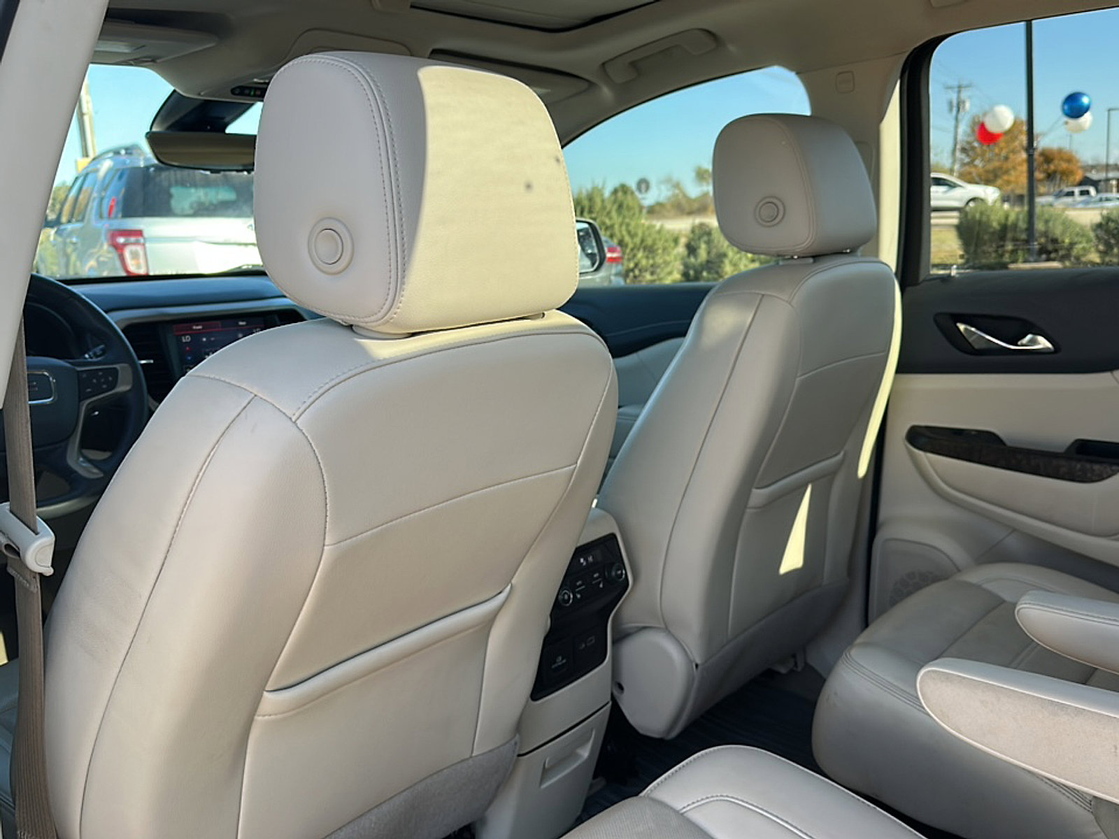 Used 2023 GMC Acadia Denali w/ Denali Ultimate Package image 17