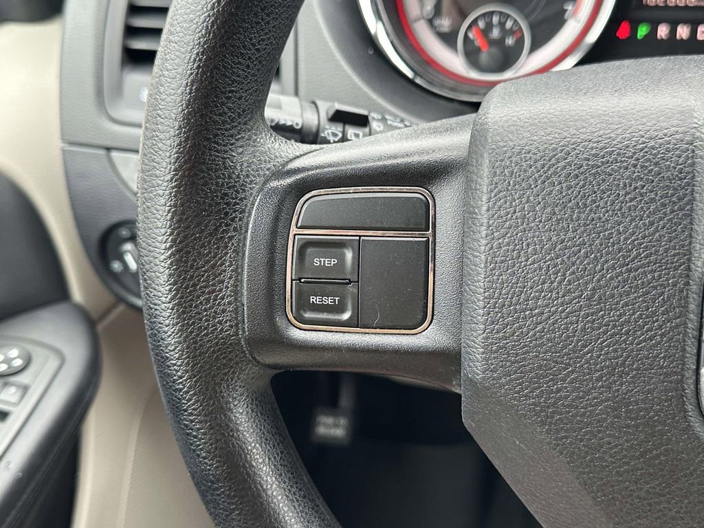 Used 2013 Dodge Grand Caravan SE FWD image 23