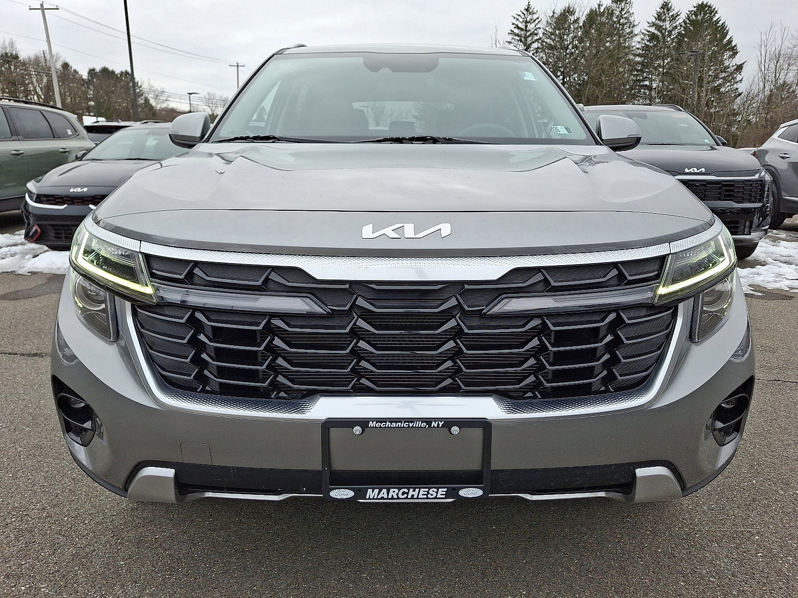 Used 2024 Kia Seltos S image 2