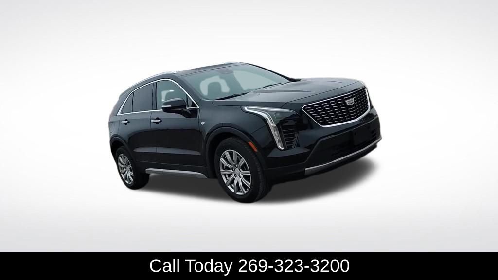Used 2021 Cadillac XT4 Premium Luxury w/ Cold Weather Package image 9