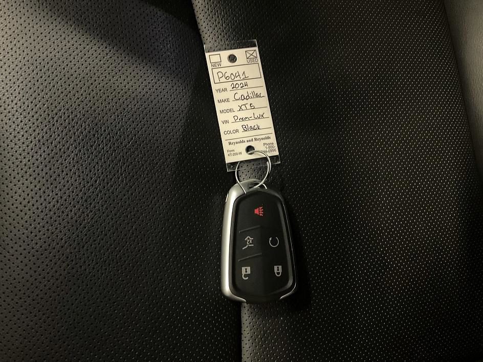 Used 2024 Cadillac XT6 Premium Luxury w/ LPO, Floor Liner Package image 35