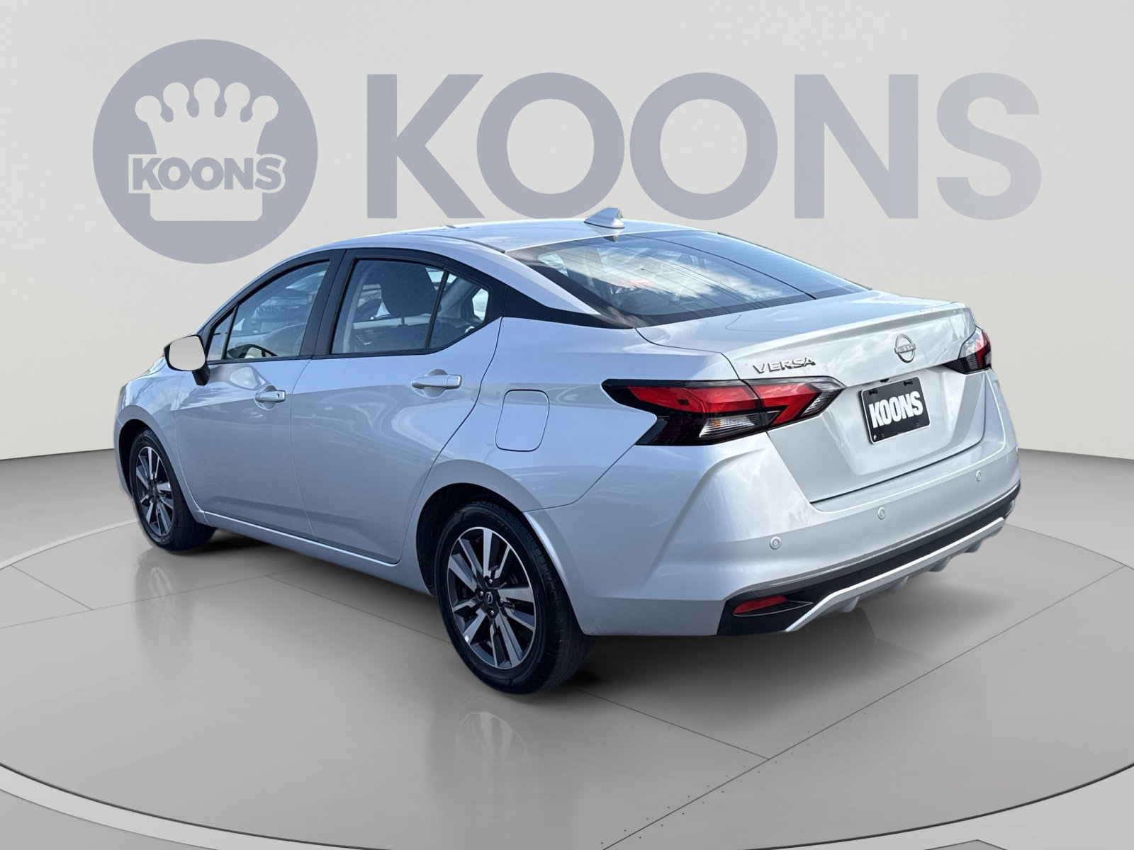 Used 2025 Nissan Versa SV FWD image 4