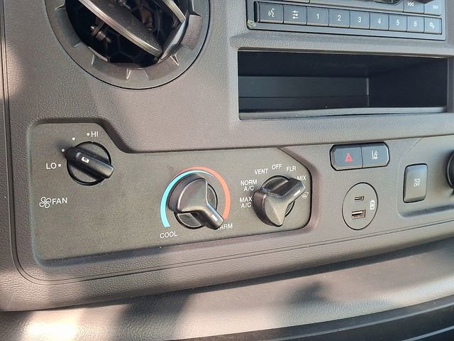 Used 2024 Ford E-450 and Econoline 450 Super Duty w/ Driver's Safety Package image 14