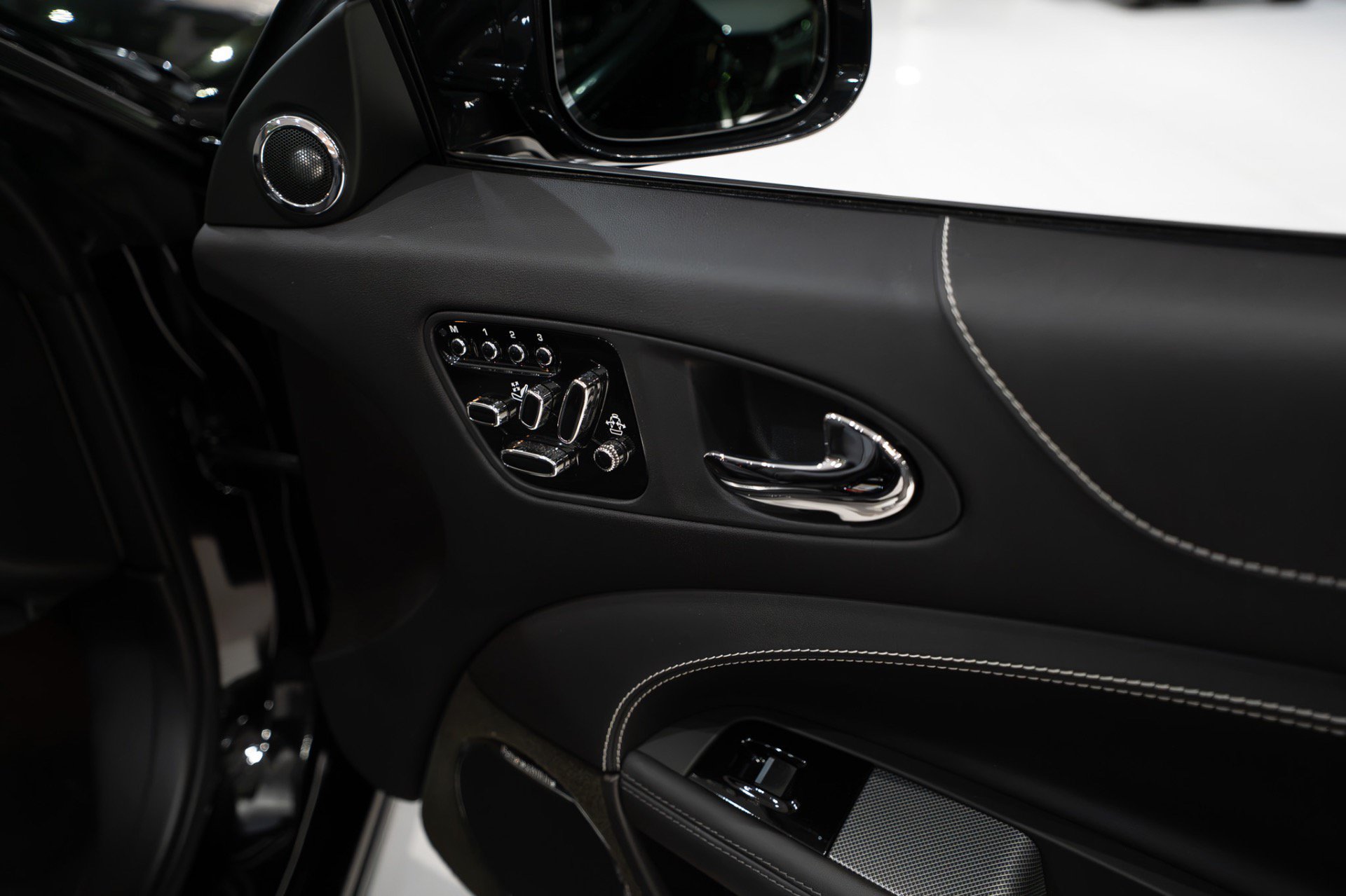 Used 2015 Jaguar XKR R RWD image 22
