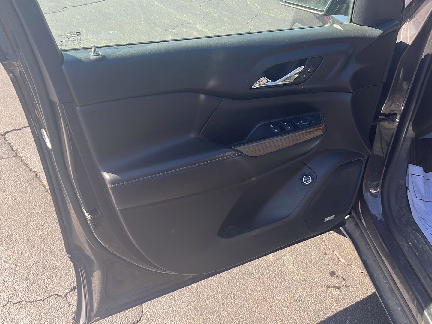 Used 2017 GMC Acadia SLE w/ Driver Alert Package I FWD image 18