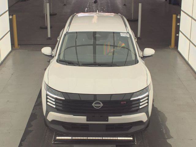 Certified 2025 Nissan Kicks SR FWD image 2