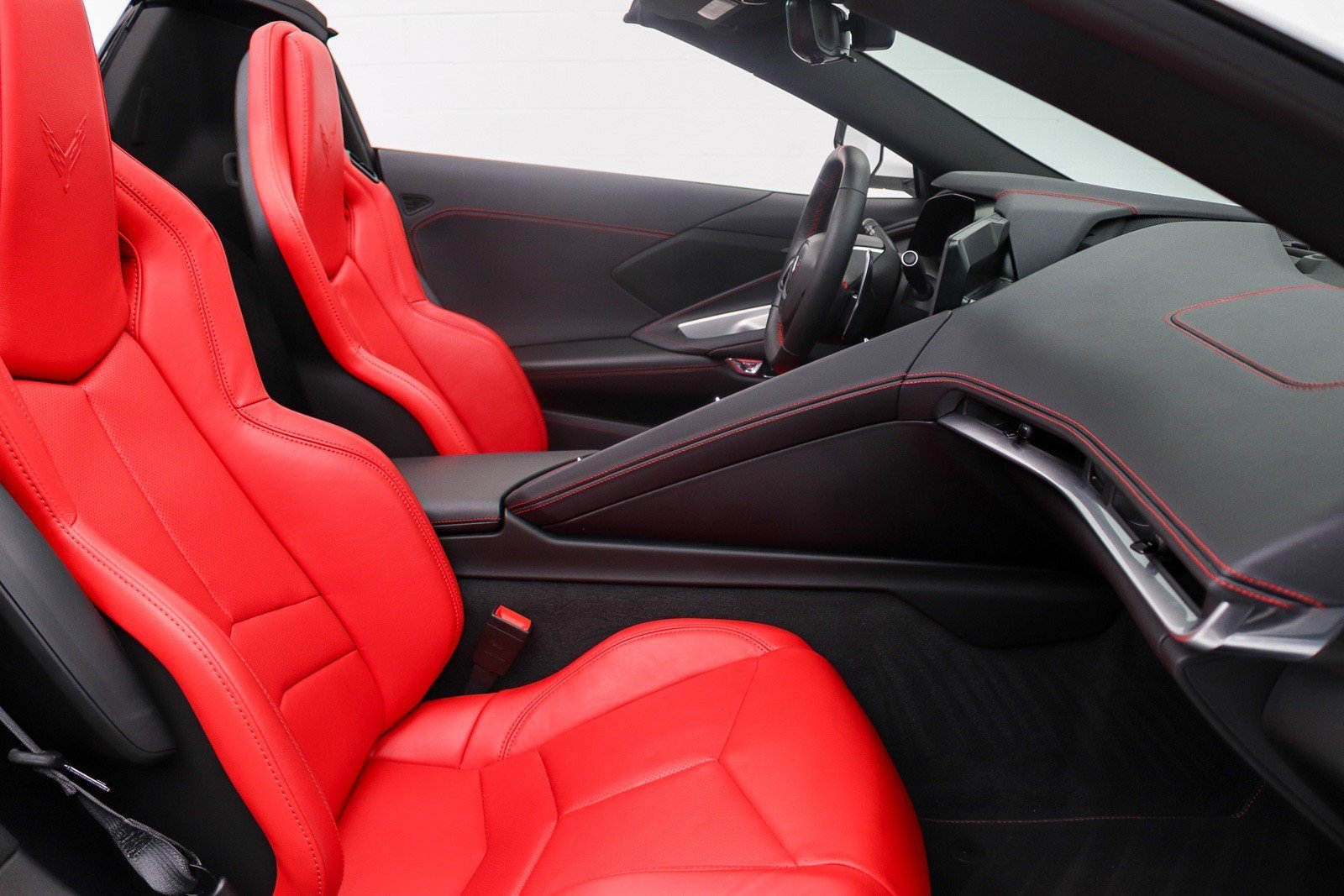 Used 2021 Chevrolet Corvette Stingray Convertible w/ 1LT RWD image 35