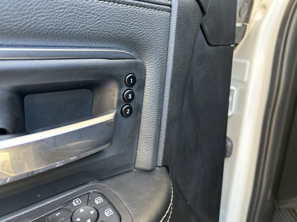 Used 2025 RAM 3500 Laramie AWD/4WD image 48