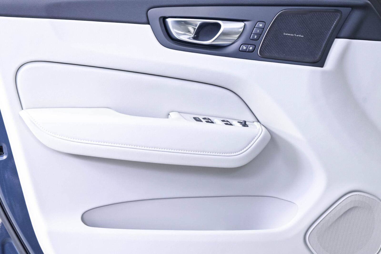 New 2027 Volvo XC60 B5 Ultra AWD/4WD image 6