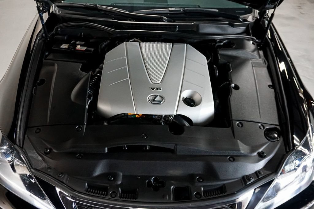 Used 2013 Lexus IS 350C w/ Luxury Pkg RWD image 16