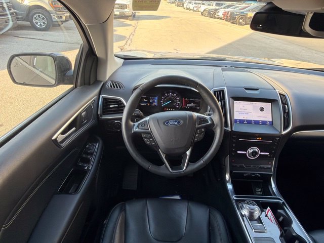Used 2019 Ford Edge Titanium w/ Cold Weather Package AWD/4WD image 19