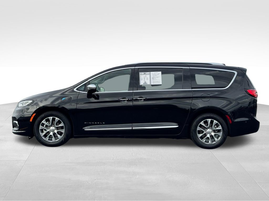 Used 2024 Chrysler Pacifica Pinnacle FWD image 4
