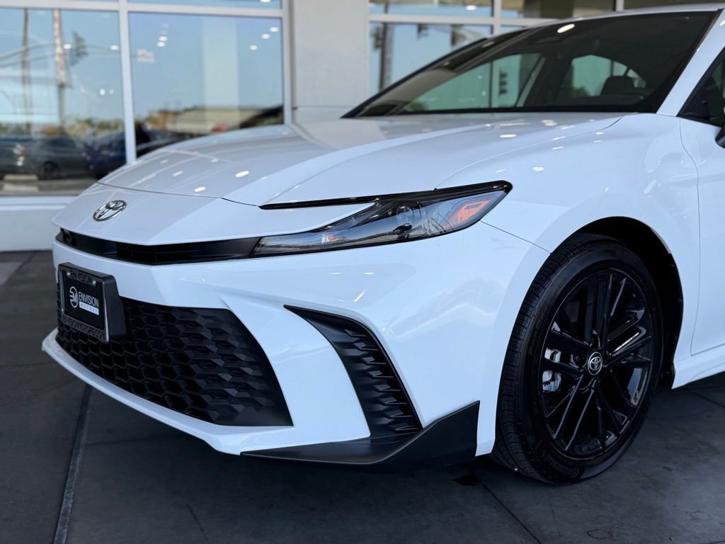 Certified 2026 Toyota Camry SE w/ Convenience Package FWD image 3