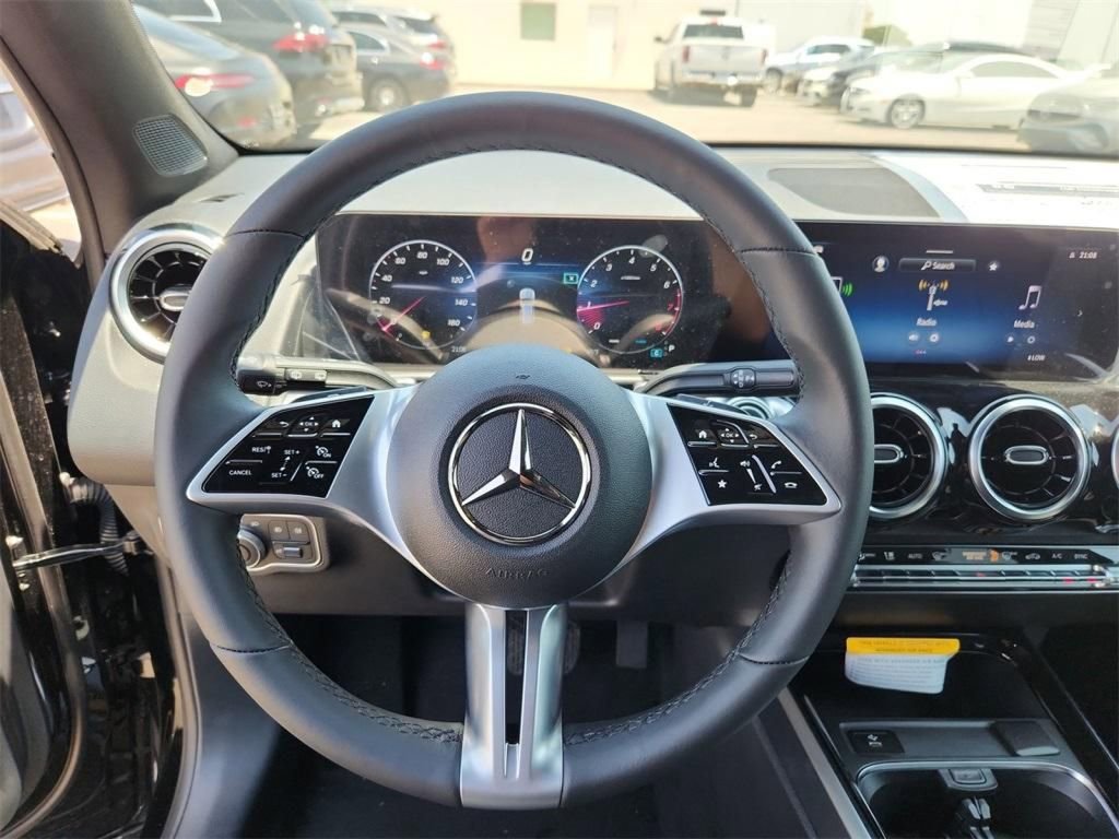 New 2025 Mercedes-Benz GLB 250 image 21