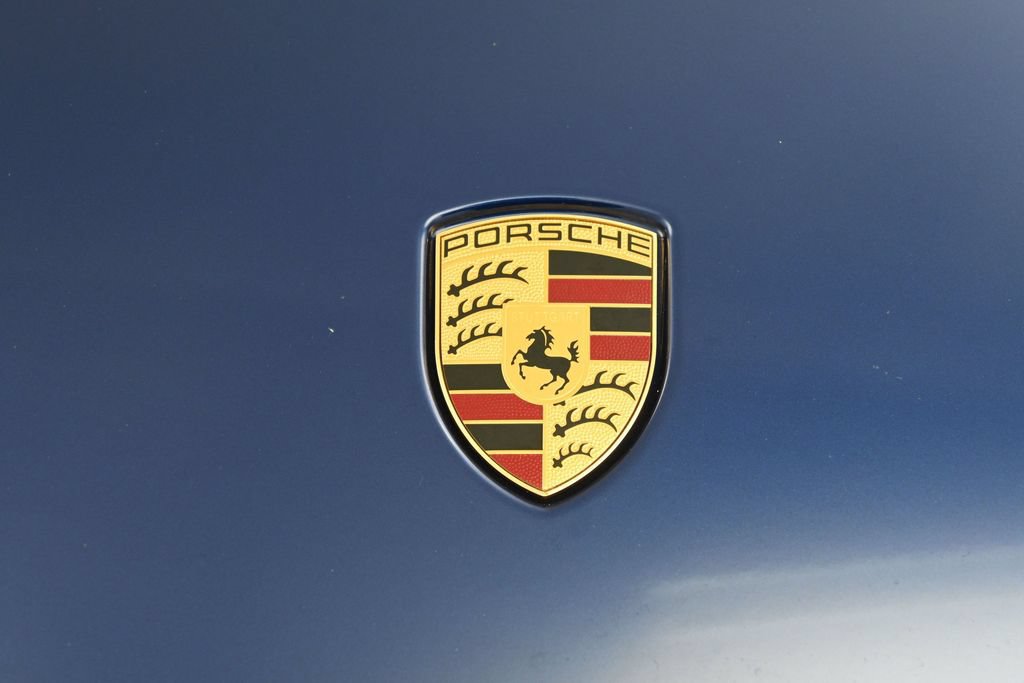 Certified 2024 Porsche Macan AWD/4WD image 31