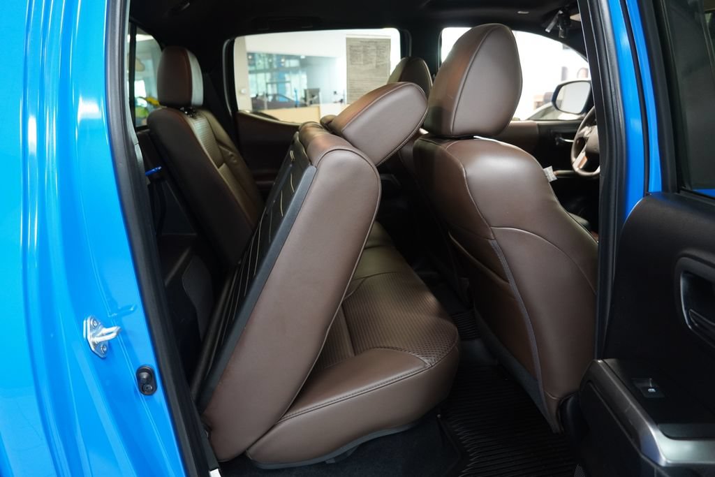 Used 2021 Toyota Tacoma Limited AWD/4WD image 32