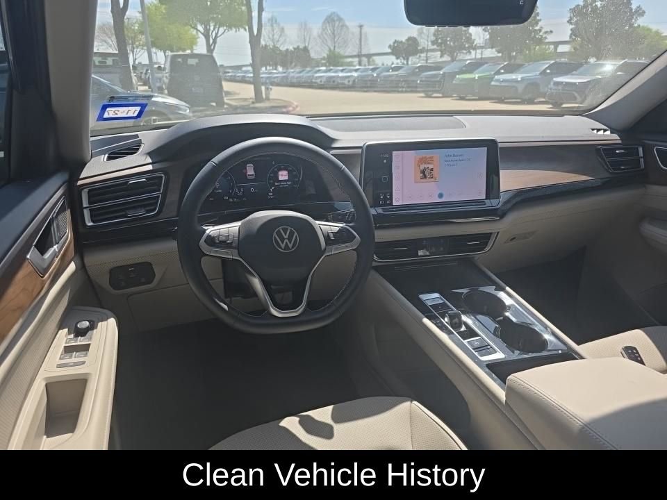 Used 2025 Volkswagen Atlas SE w/ Panoramic Sunroof Package image 4