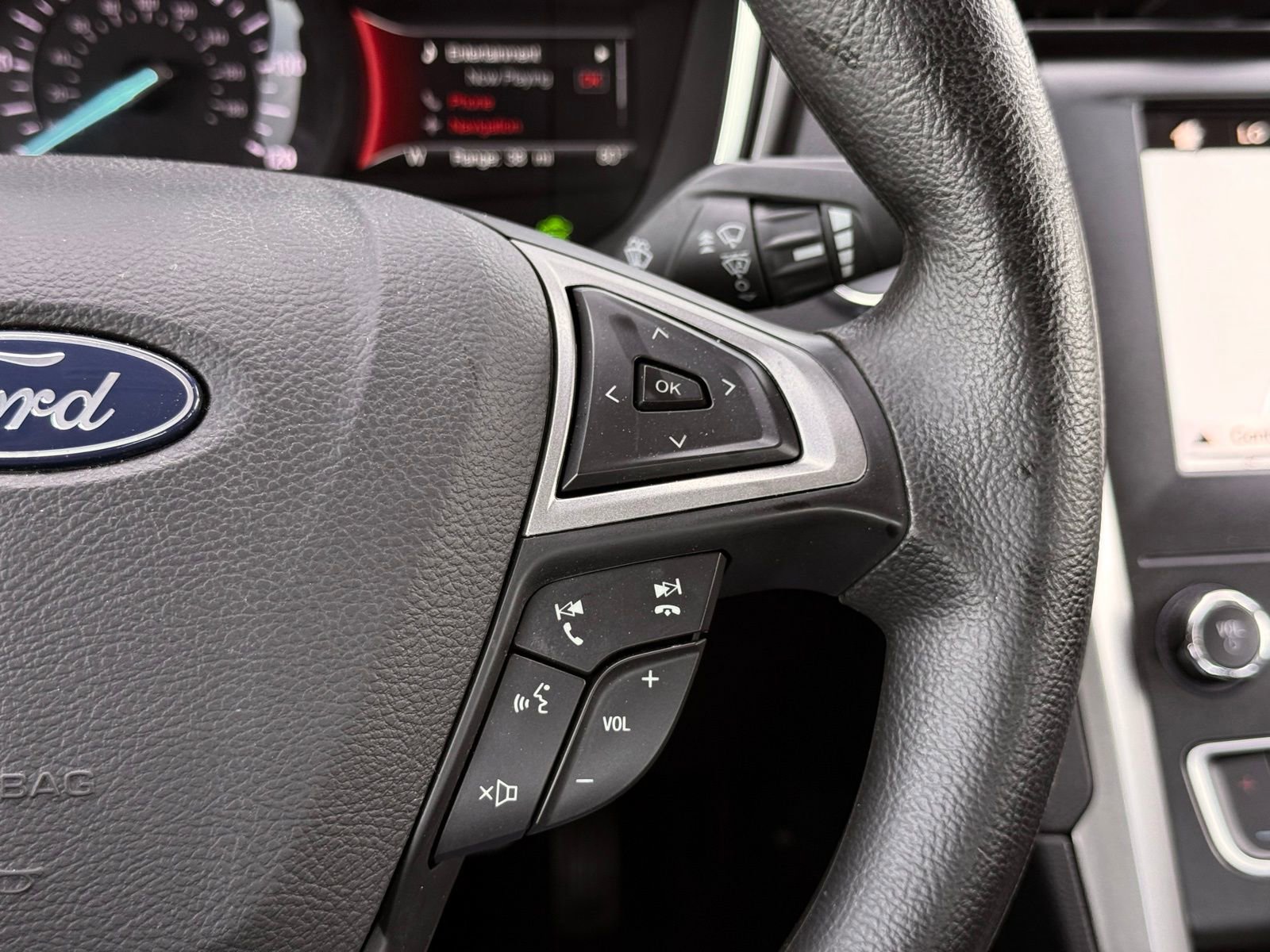 Used 2019 Ford Fusion SE FWD image 28