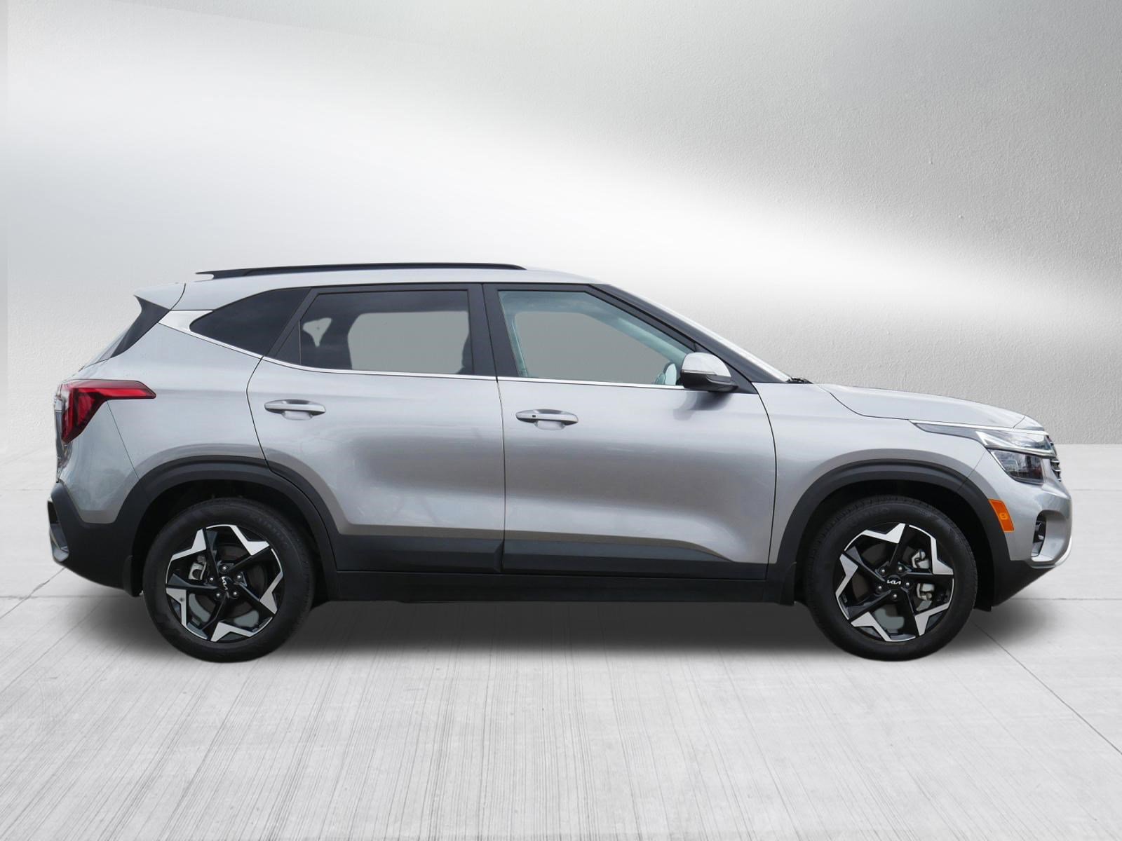 Used 2024 Kia Seltos EX AWD/4WD image 8