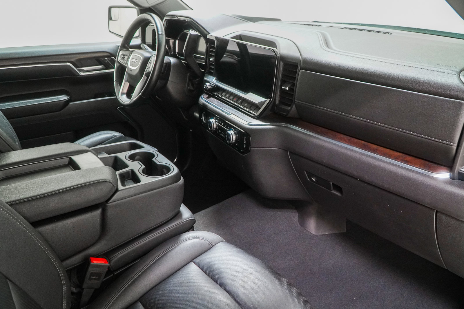 Used 2024 GMC Sierra 1500 SLT AWD/4WD image 37