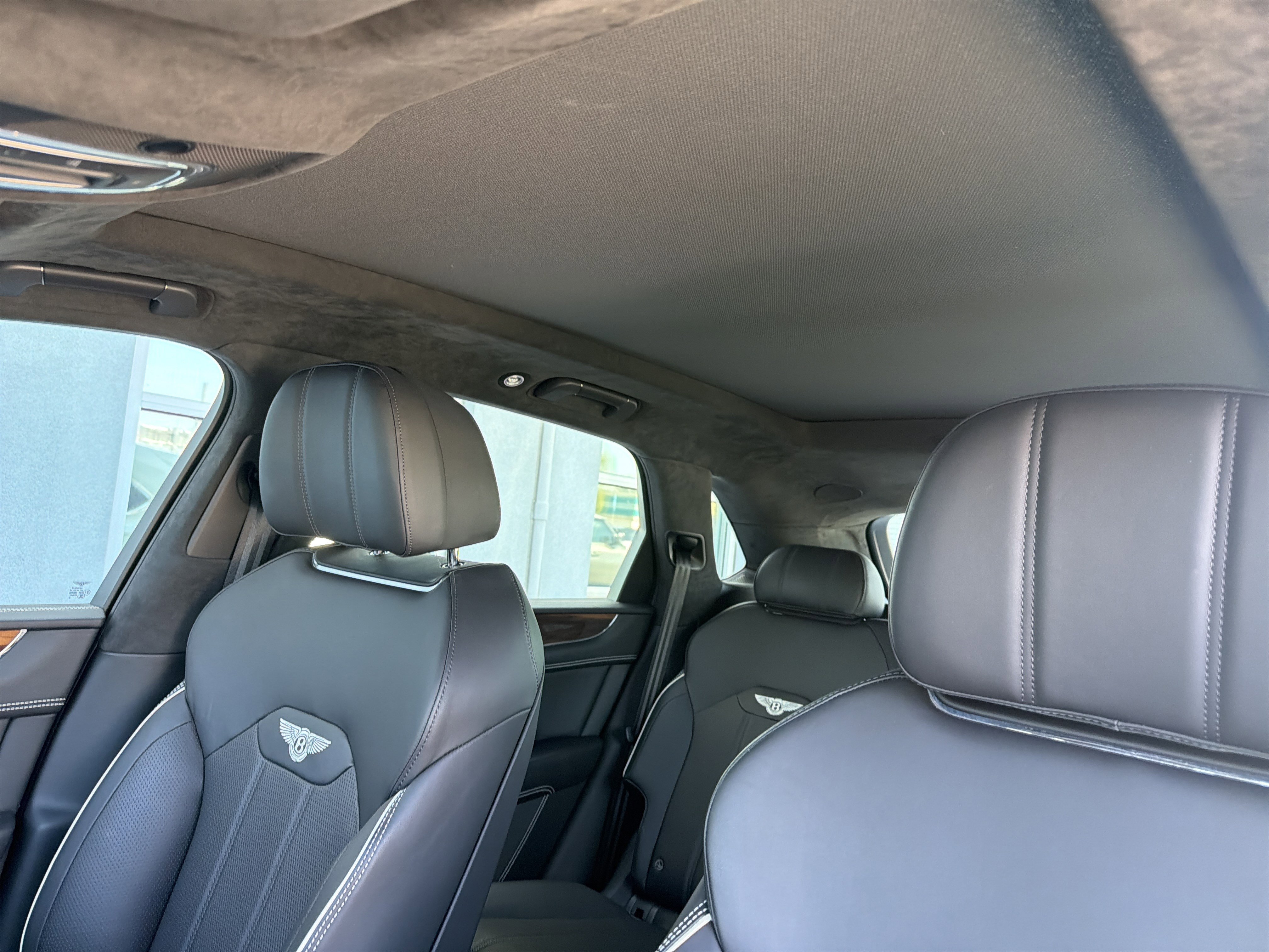 Used 2021 Bentley Bentayga AWD/4WD image 15
