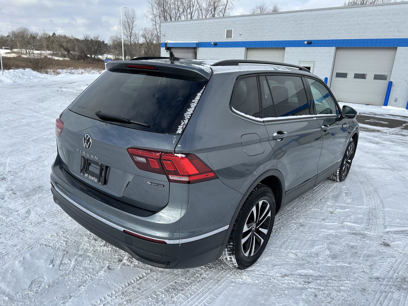 Used 2024 Volkswagen Tiguan S image 8