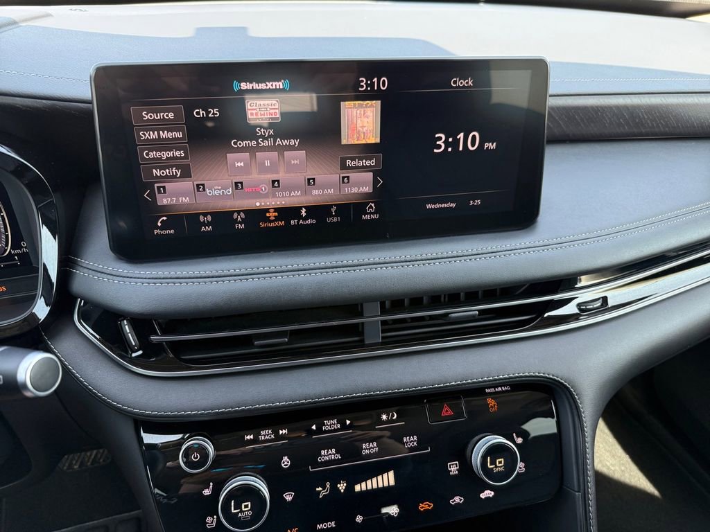 Used 2023 INFINITI QX60 Sensory AWD/4WD image 18