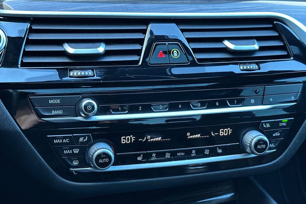 Used 2020 BMW 530e w/ Convenience Package image 22