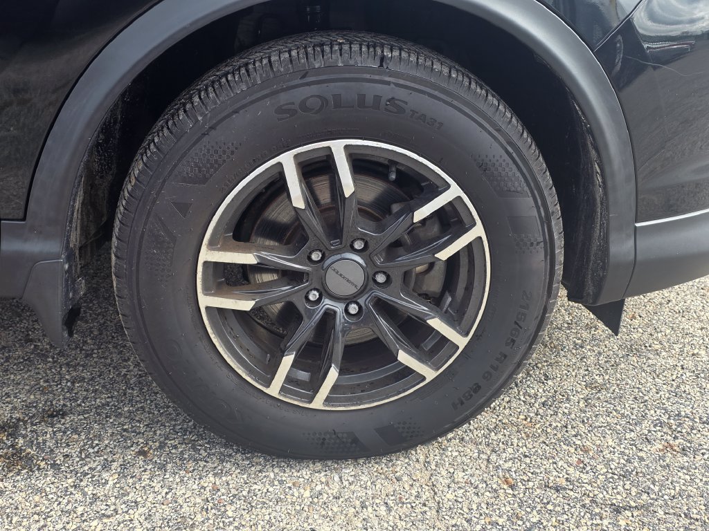 Used 2018 Nissan Rogue Sport FWD image 11