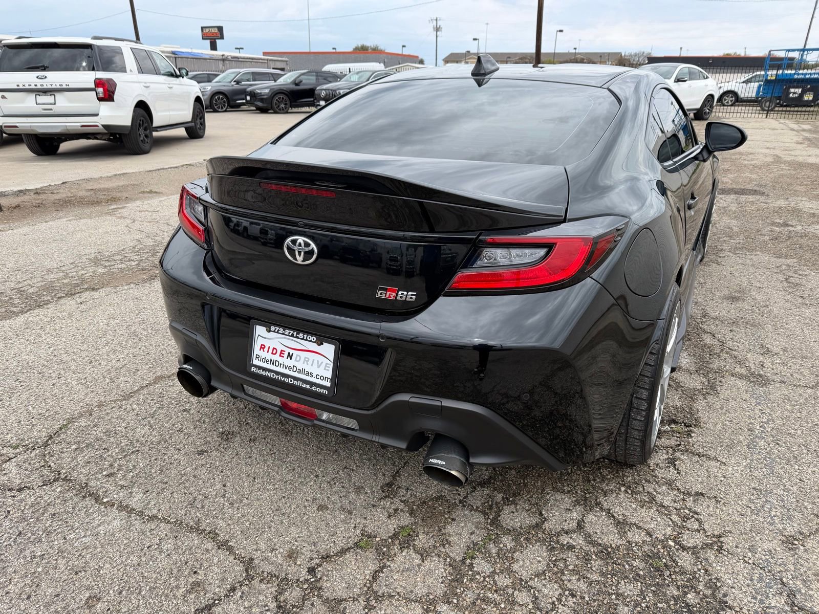 Used 2023 Toyota GR86 Premium w/ ALL Weather Mat Package (TMS) image 6