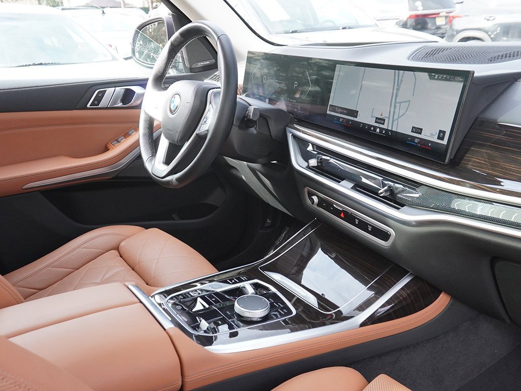 Used 2024 BMW X7 xDrive40i w/ Premium Package image 38